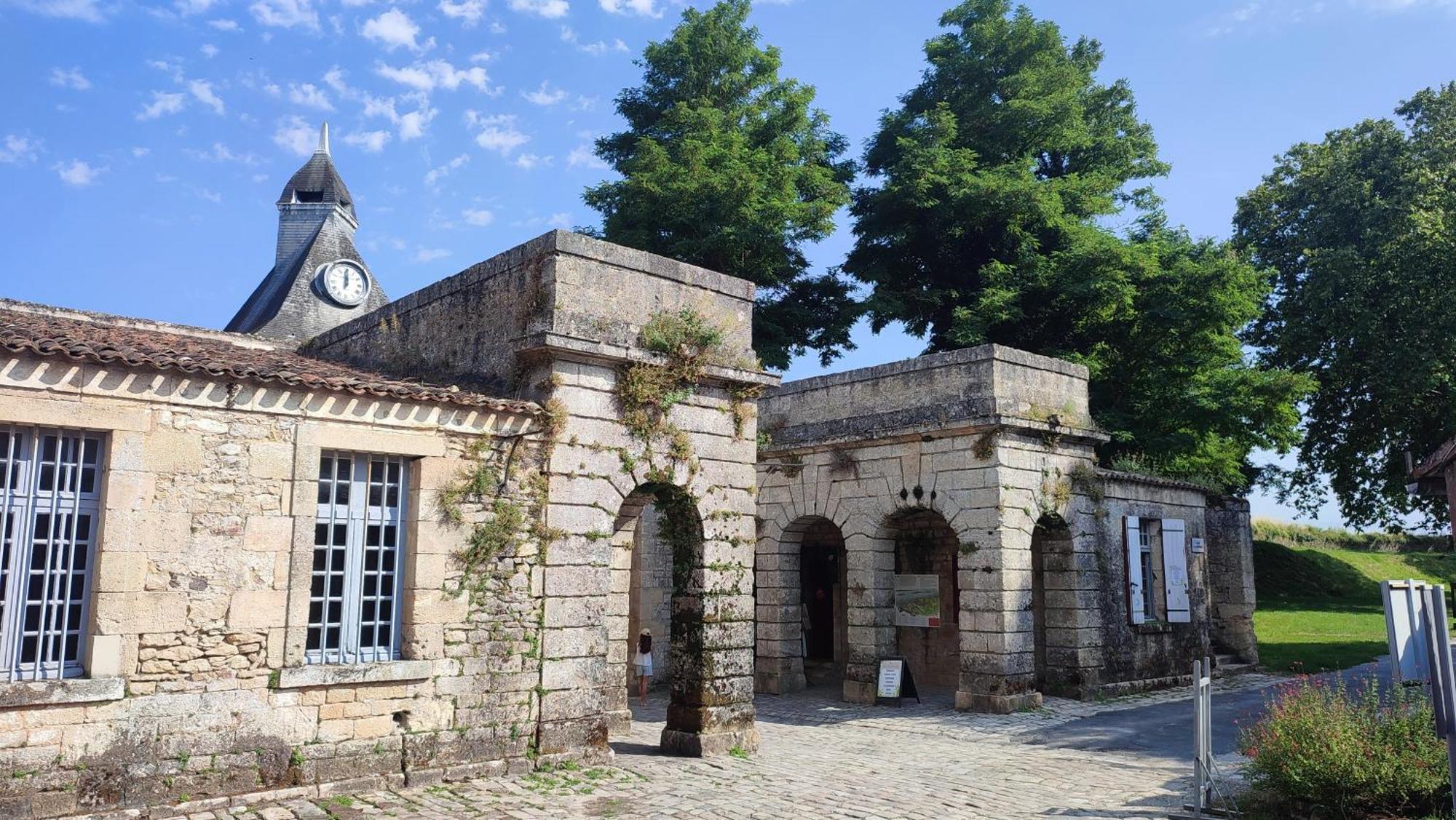 Maison Charmeilles - La Suite Pomerol Fronsac  Dış mekan fotoğraf